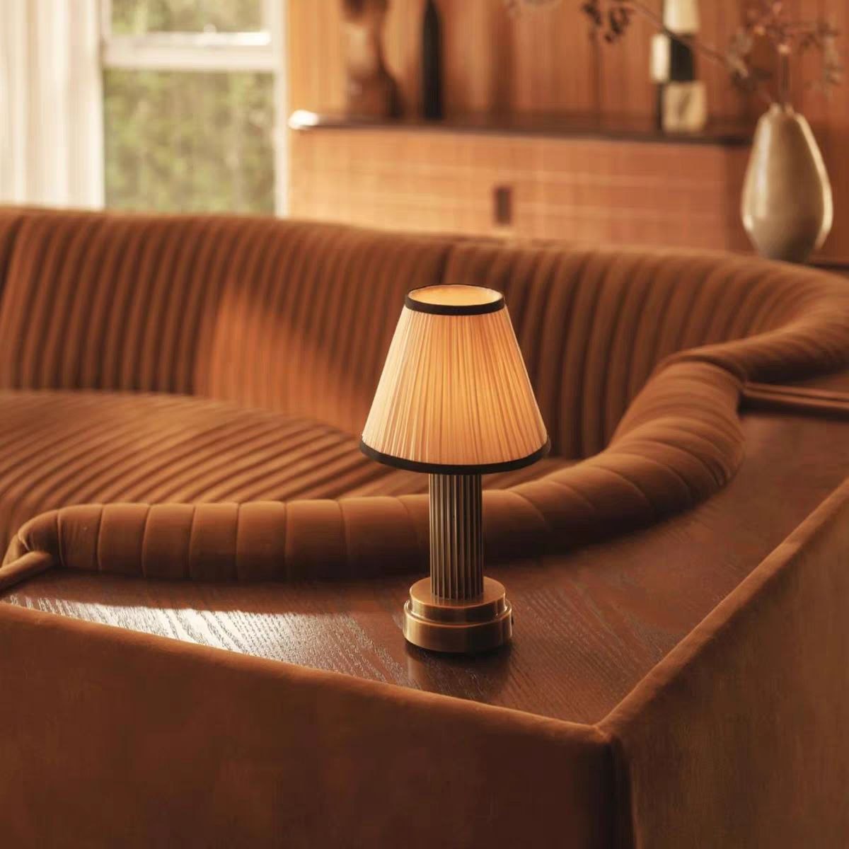 Настольная лампа EMILIAN by Romatti