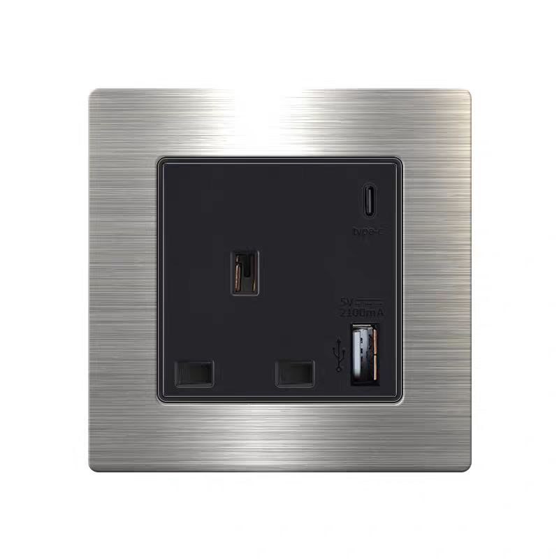 Розетка LUMIQUE by Romatti