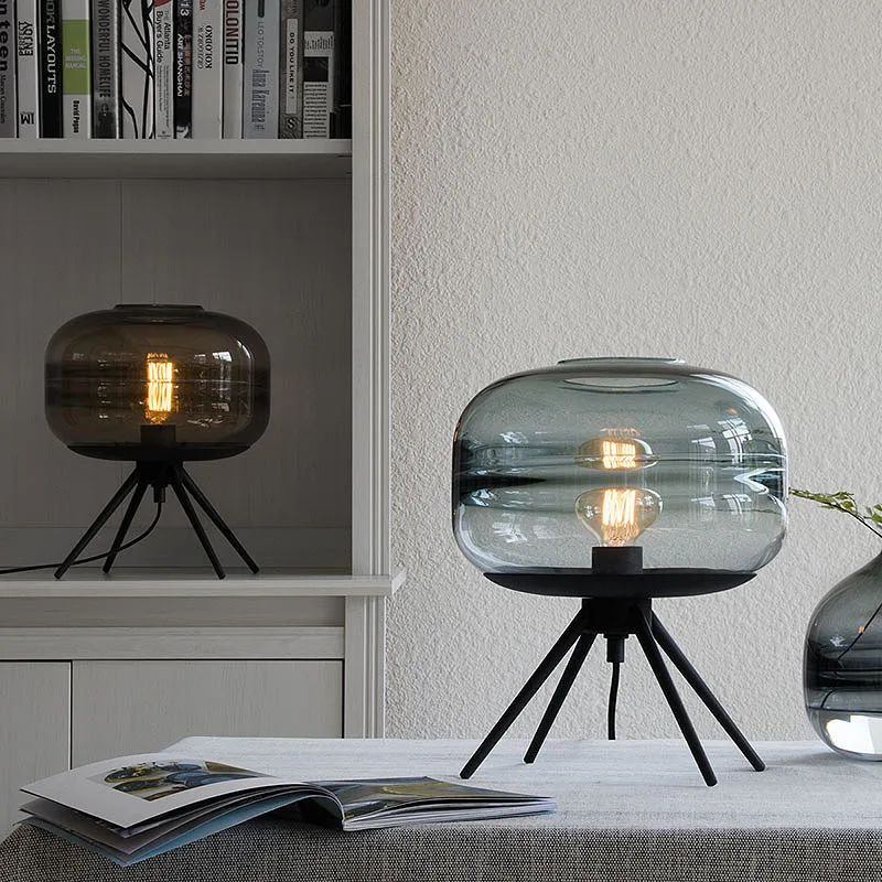 Дизайнерская настольная лампа KWATNA by Romatti