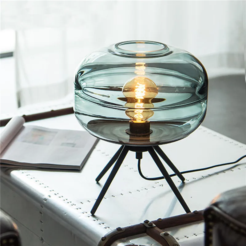 Дизайнерская настольная лампа KWATNA by Romatti